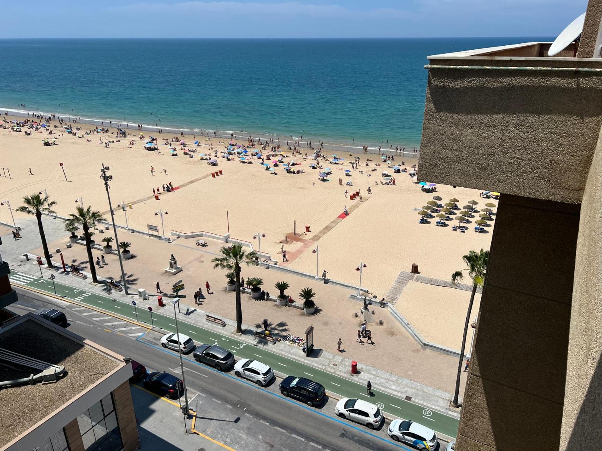 Atico Primera Linea De Playa. كاديز المظهر الخارجي الصورة
